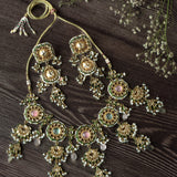 Gold Plated Womens Kundan Short Necklace Set with Pair of Earrings