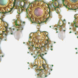 Gold Plated Womens Kundan Short Necklace Set with Pair of Earrings