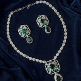 Silver Plated Gold Womens Kundan Short Necklace Set with Pair of Earrings