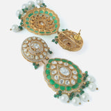 Gold Plated Green Womens Kundan Choker Necklace Set with Pair of Earrings & Maangtikka